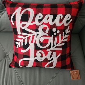 Thro Marlo Lorenz Button Christmas Red/ Black Linen Medium Sz Pillow Included